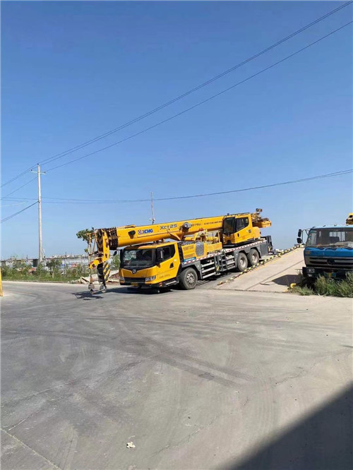 梅里斯吊车作业时，可能会产生哪些额外收费项目？