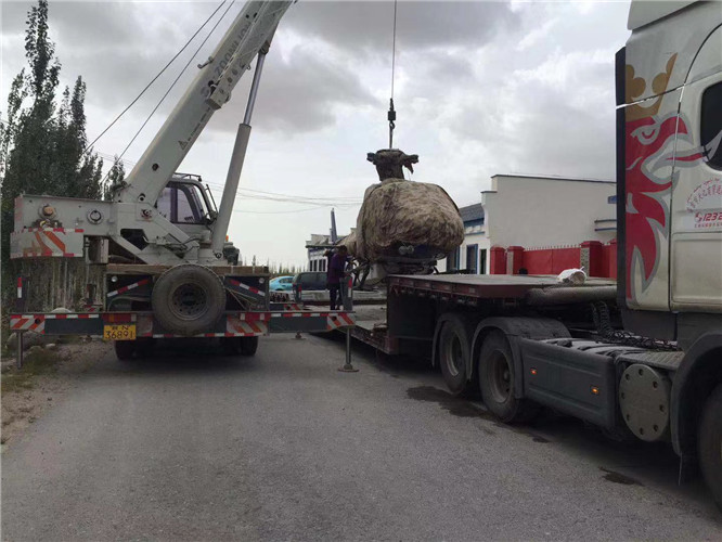 梅里斯狭窄场地（如小区、车间）适合用哪种吊车？