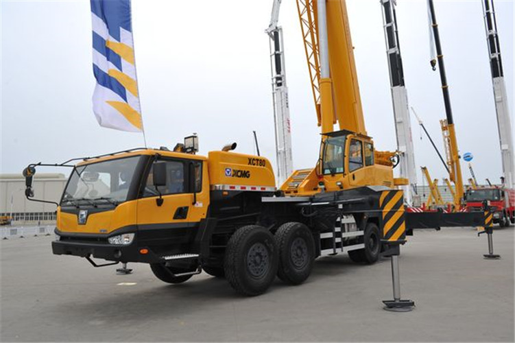 梅里斯预约吊车后，多久能上门服务？24 小时应急响应吗？