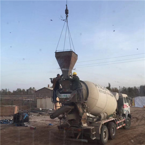 梅里斯“精准瞄准”—— 吊车的 “定位导航” 技术