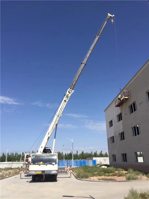 梅里斯“轻装强干”—— 吊车的 “轻量化臂架” 技术