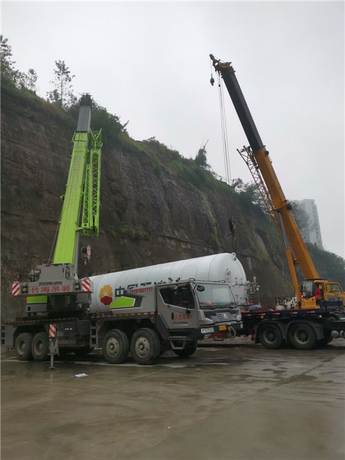 梅里斯“不怕风雨冻”—— 吊车的 “恶劣环境适应” 技术